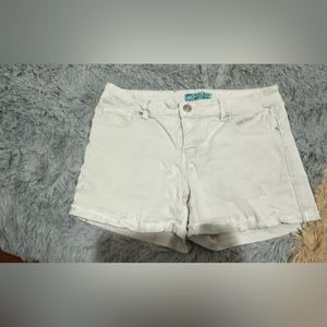 5/$20.00 itemOff white wax Jean shorts